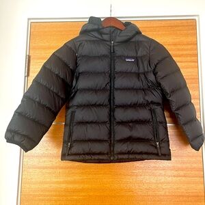 Warm, trendy durable boys downPatagonia jacket. Worn twice - like new.